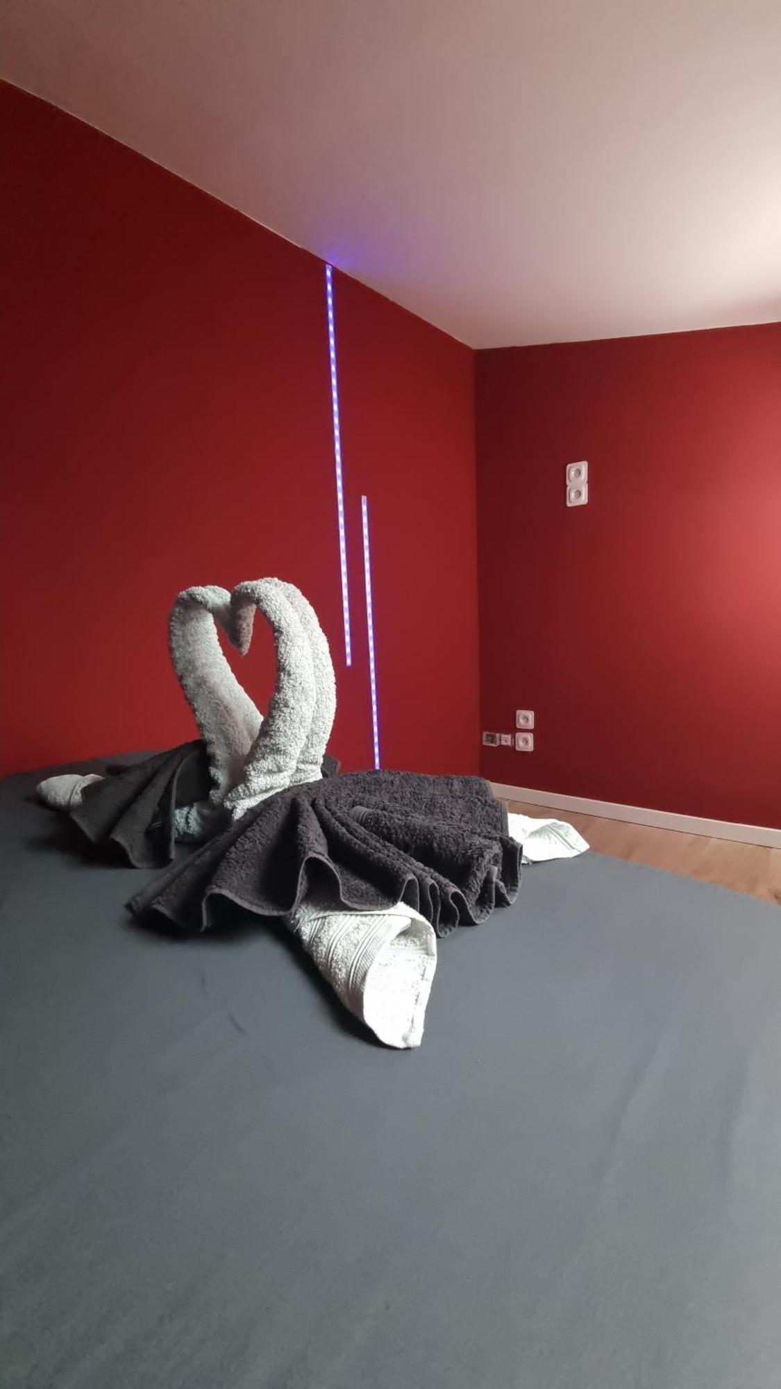 Appartement Romantique Climatise Belorizon - 30 Min De La Mer Pignans ภายนอก รูปภาพ